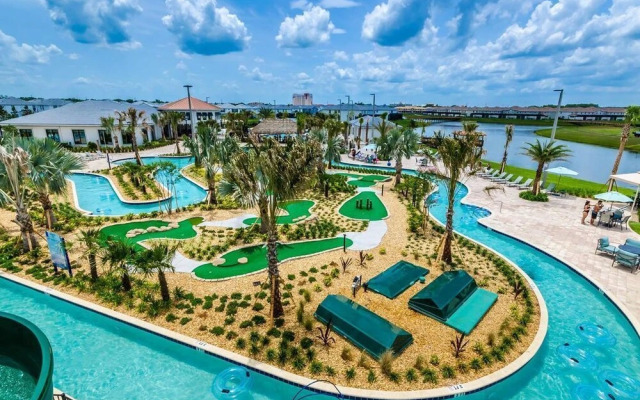 Luxury Townhome w/ Pool Sl4814