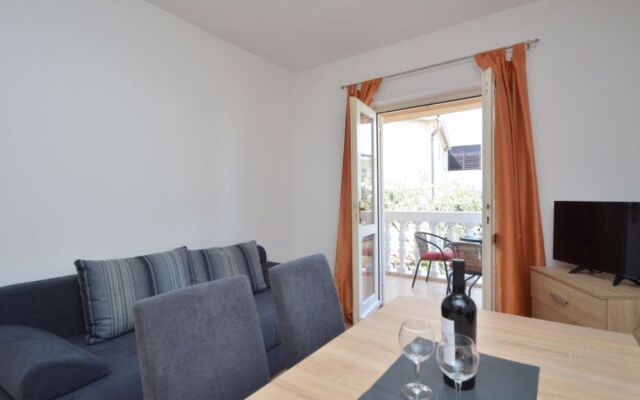 Apartment Mladen Paros 31201