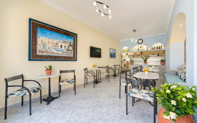 Akis Hotel