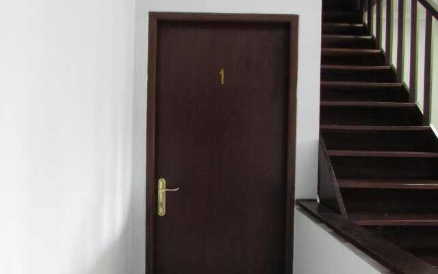 Guest House Roemah Nenekoe