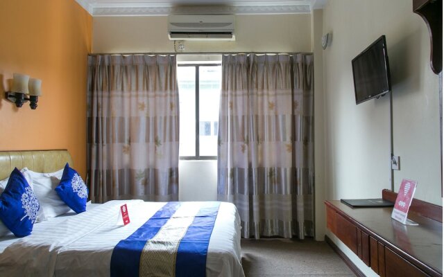 B Hotel