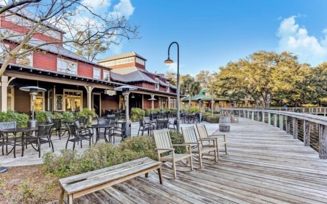 2065 Beachwood