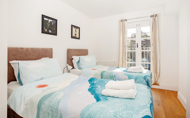A peaceful elevated residential area within walking distance of the city