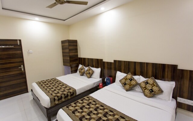 OYO 8705 Hotel Garden Park