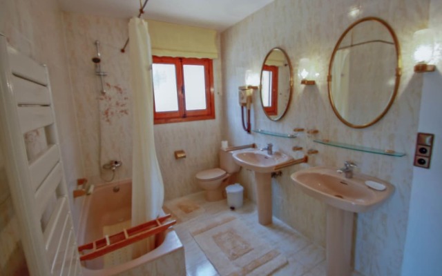 Chrisuli - well furnished villa with panoramic views in Moraira