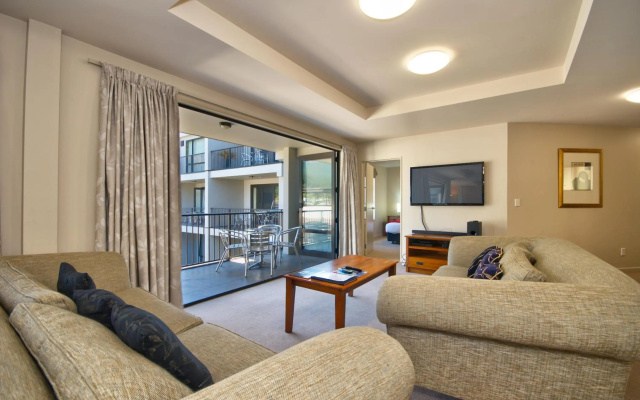 Modern Queenstown Apartment & Great Lake Views – Guest Rooms – Queenstown