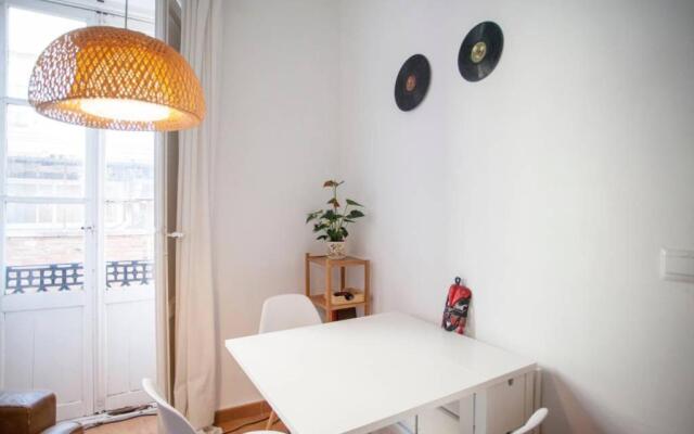 Luminous & Cosy Down Town Apartment