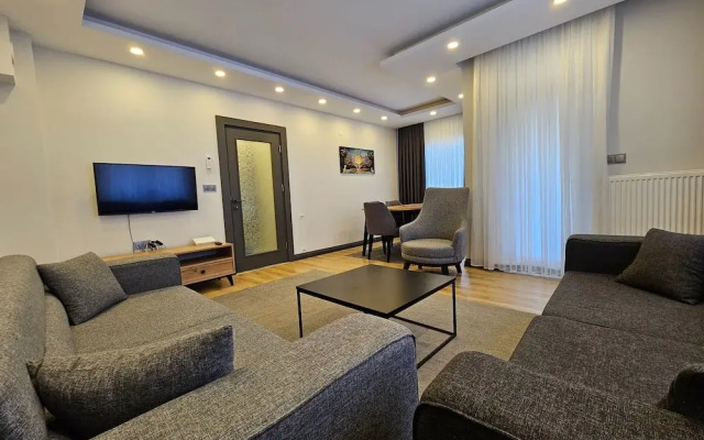 New Flat Large Living Space 2-6 Near By Lara Beach