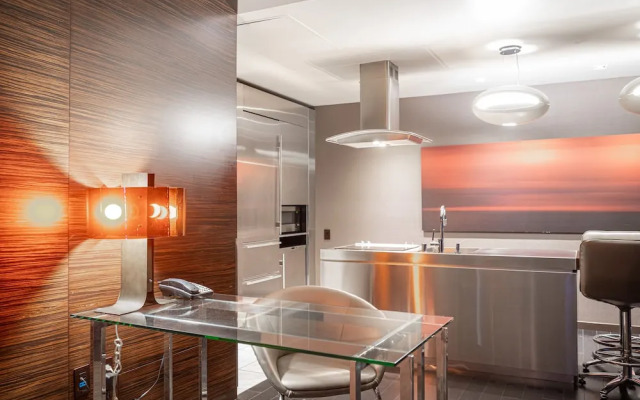 StripViewSuites at Palms Place Penthouses