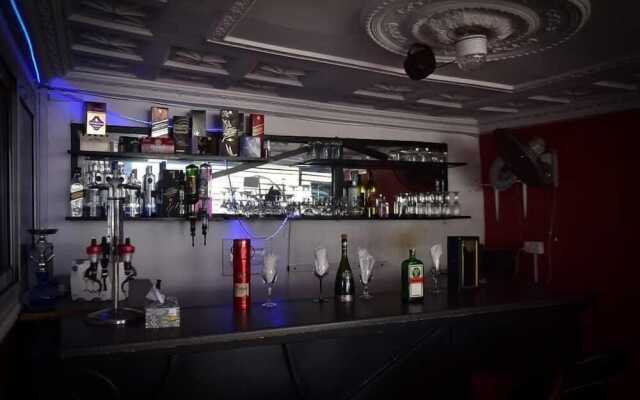 Riklyn Hotel
