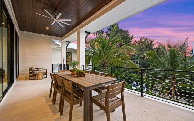 Salty Oak in Siesta Key