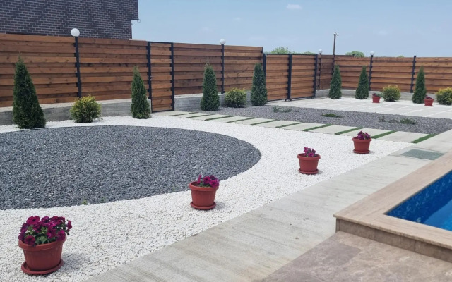 Guest House No. 1 Four Seasons