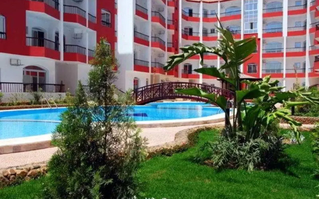 Desert Pearl Apartments