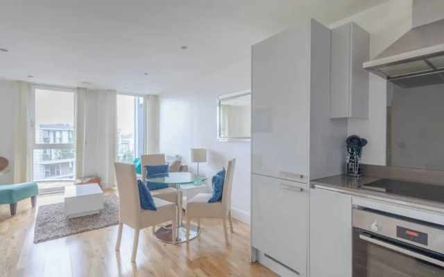 Sleek & Sunny 1BD Flat Near Greenwhich - Deptford!