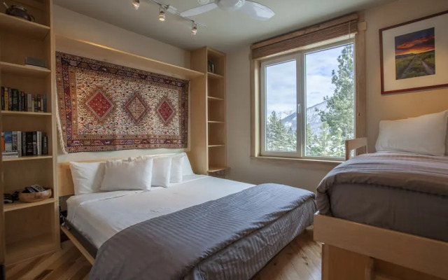 Juniper Springs Lodge by Mammoth Five Star