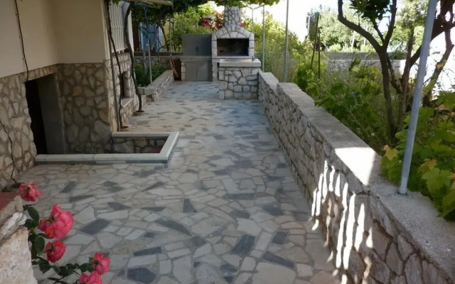 Tonia - Great Location & Afordable - SA2