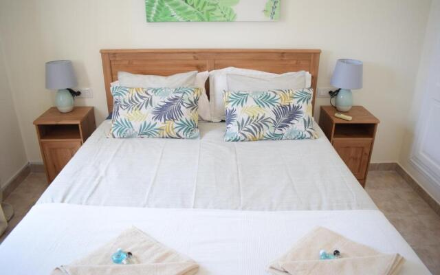 Villa Imogen with NEW HEATED SWIMMING POOL