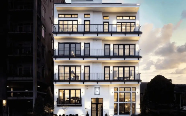 121 Hotel Floor 1 Buyout by Avantstay Entire First Floor Buyout of 121 Hotel! Sleeps 16