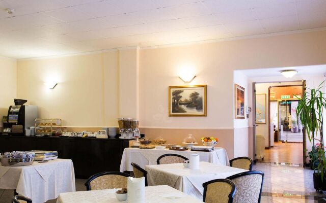 Piccolo Hotel