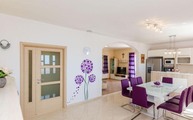 Villa in Gruda With Swimming Pool