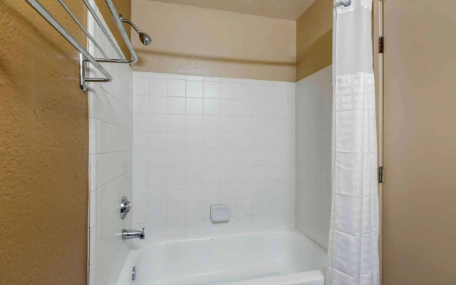 Extended Stay America Select Suites Atlanta Perimeter Hammon