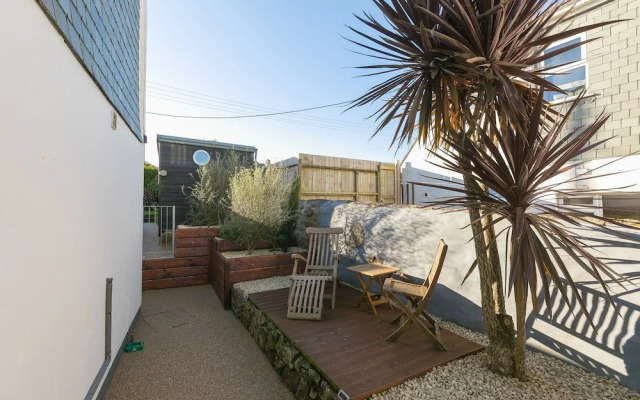 Oystercatcher House