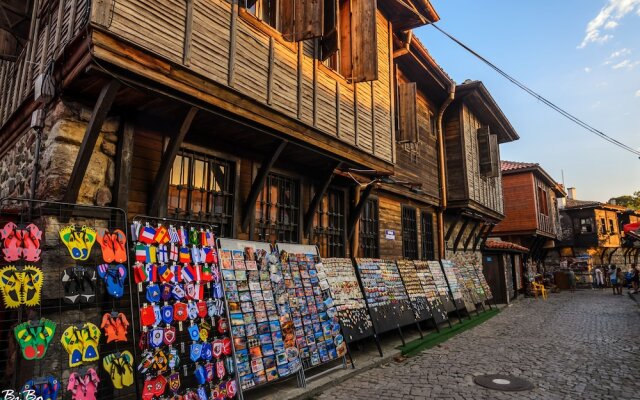Dom Mladenovi B&B
