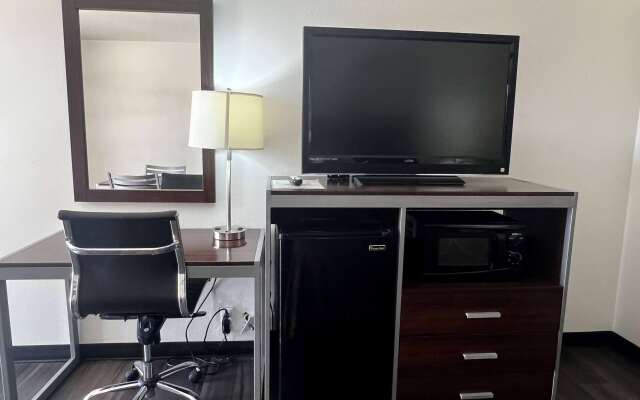 Super 8 by Wyndham Slidell