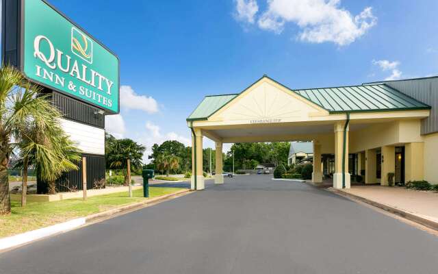 Quality Inn & Suites near Lake Eufaula