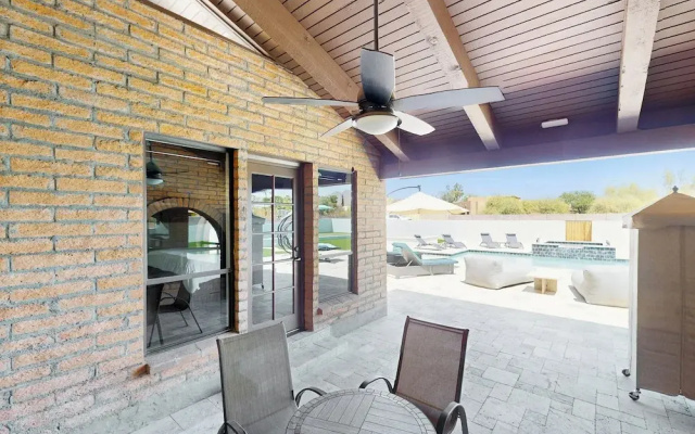 3 BR Home, Spacious Backyard w/ Pool
