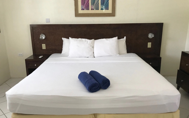 Coconut Court Beach Hotel