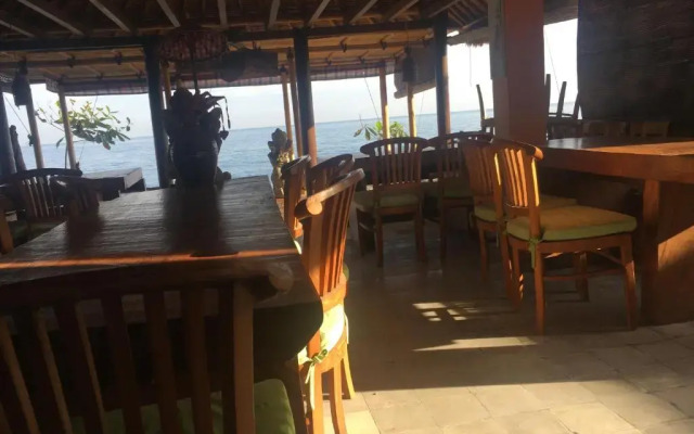 Amed Sunset Beach