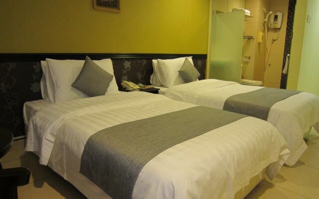 OYO 151 Twin Hotel