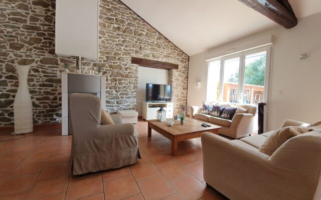 Spacious Villa With Private Swimming Pool in Marseillette