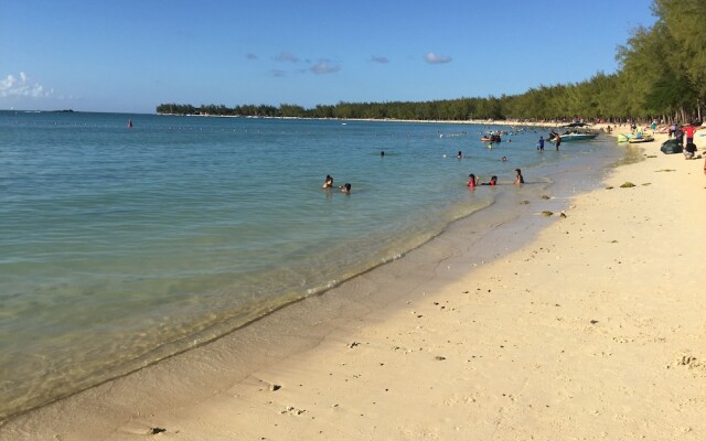 BurNas Beach & Apartments