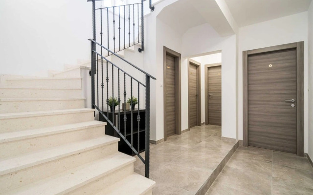 Residence & Pool Villa Schwarz Suites