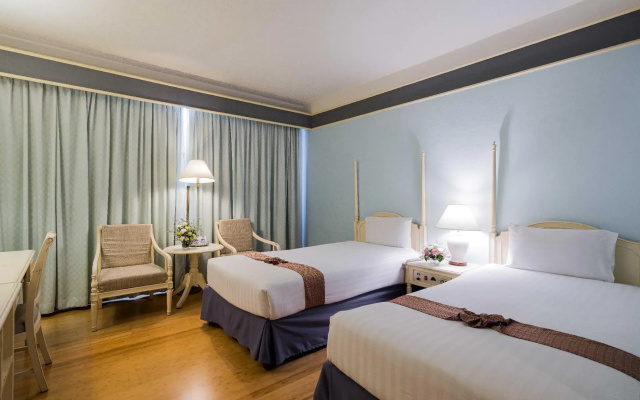 Diamond Plaza Hotel