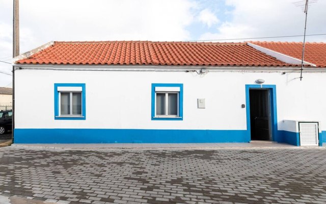 House With 2 Bedrooms In Lourinha, With Wifi