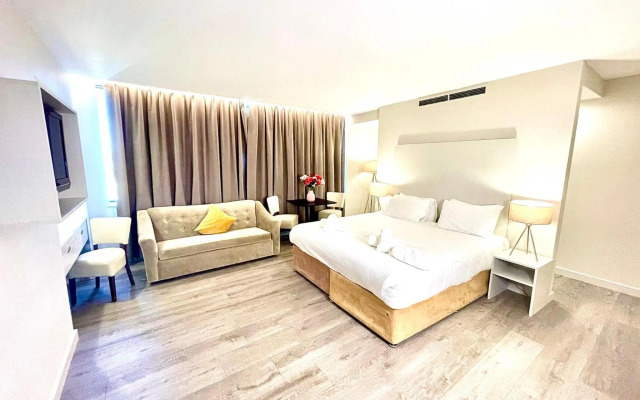 Axiom Park Hotel