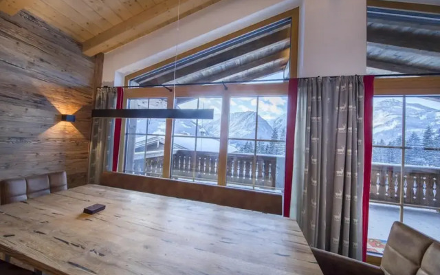 Chalet With Shared Swimming Pool