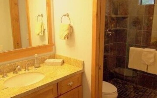 127 Premium Condominium 1 Bedroom 1 Bathroom Condo