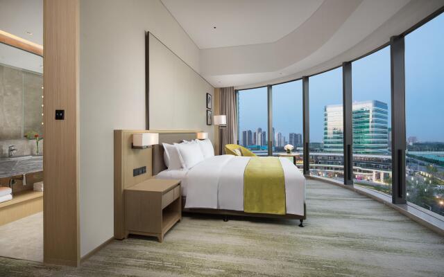 Holiday Inn Zhengzhou Riverside by IHG