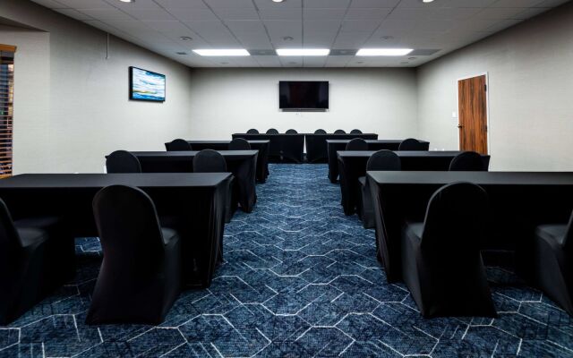 Endeavor Inn & Suites, Trademark Collection by Wyndham