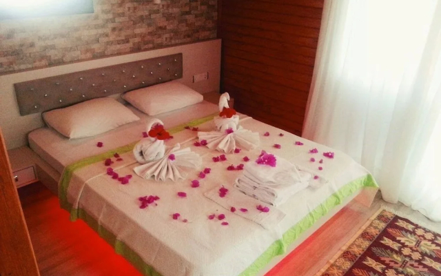 Nuri's Beach Bungalow