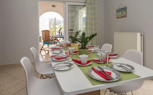 Thano's Stylish Flat, Just 150m To The Beach
