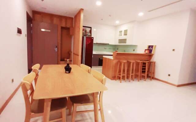 Spacious Modern 4-bed 140sqm Vinhomes Apartment