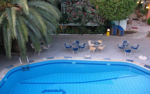 Pelli Hotel