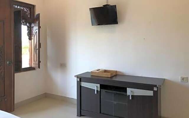 RedDoorz Plus near Dreamland Beach
