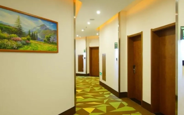 Vatica Fuyang Linquan South Jiefang Road Hotel