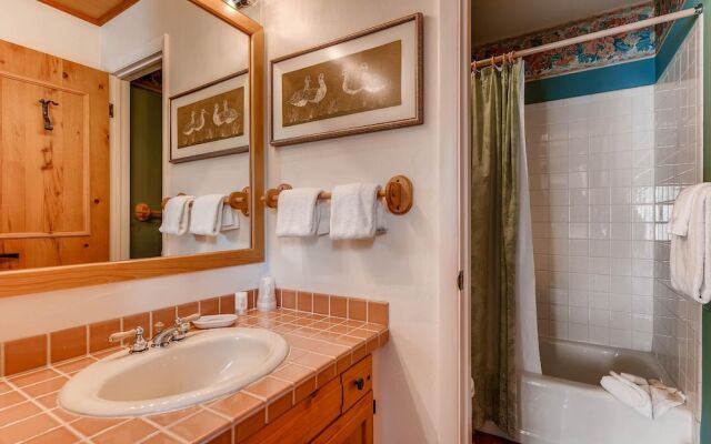 Westwind 205 3BD 3BA Diamond Condo in Lionshead Village